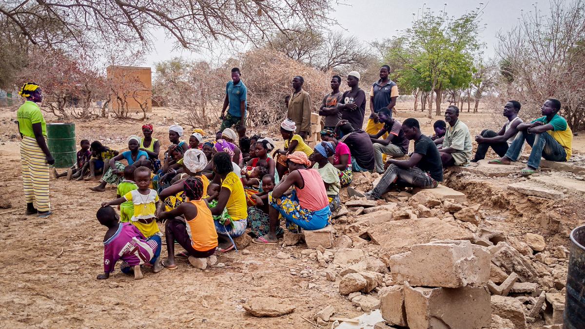 Burkina Faso Village Gathering TerresEauVie Women Water Story