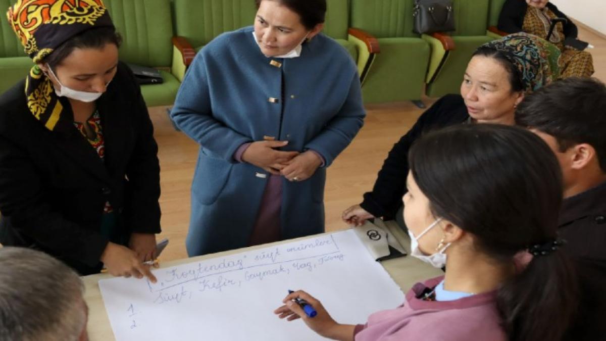 Women in eastern Turkmenistan brainstorm business plan ideas during a series of training on entrepreneurship hosted by a local Civil Society Organization (CSO). USAID’s Governance Support Program works with CSOs to support gender-responsive governance.