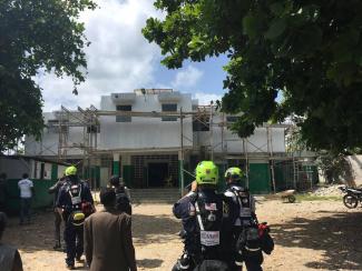 On August 21, engineers on the DART’s search and rescue team conducted a structural assessment of a hospital in Grand’Anse, enabling hospital staff to resume activities inside the hospital after the engineers determined it was safe. 