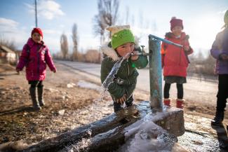 В течение четырех лет проект окажет помощь 50 муниципалитетам Жалал-Абадской, Иссык-Кульской, Нарынской и Ошской областей. 