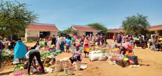 Market traders at Oldonyiro market in Isiolo County. Photo credit: USAID LMS