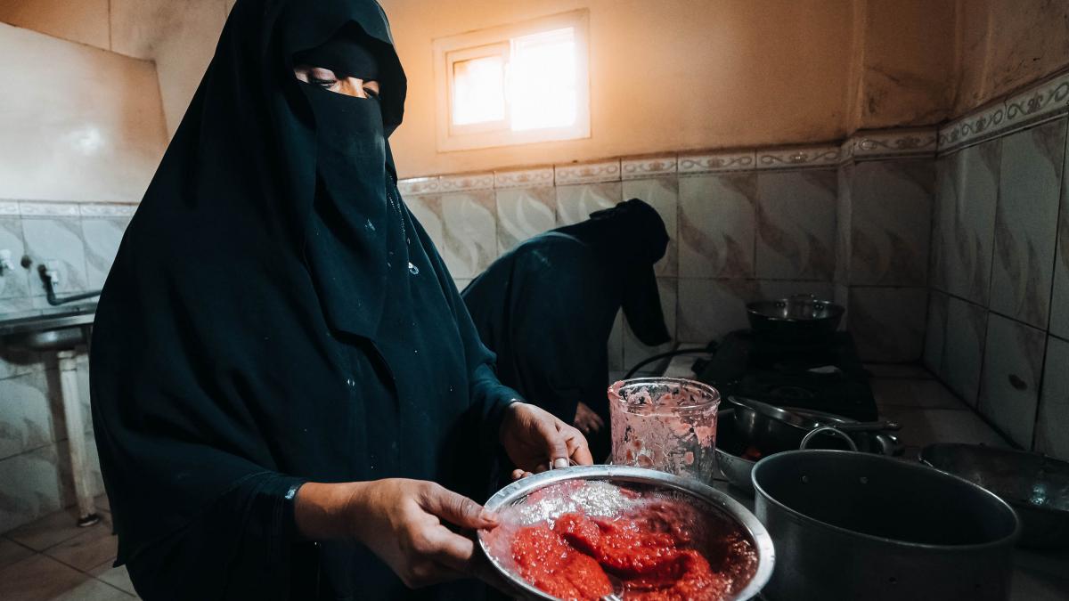 USAID Yemen Tomato Processing Image