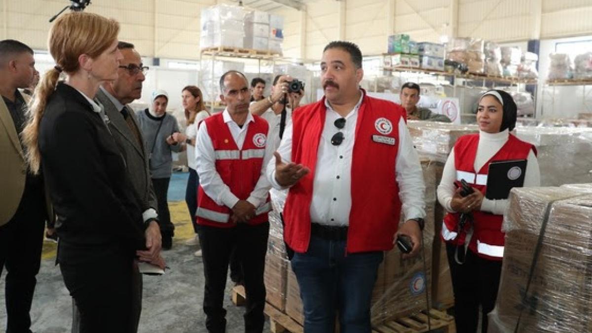 Administrator Power visited the Egyptian Red Crescent (ERC) commodities warehouse to meet with humanitarian workers working around the clock to accelerate humanitarian aid to people in Gaza and to hear about the efforts to scale up and streamline the international response. 