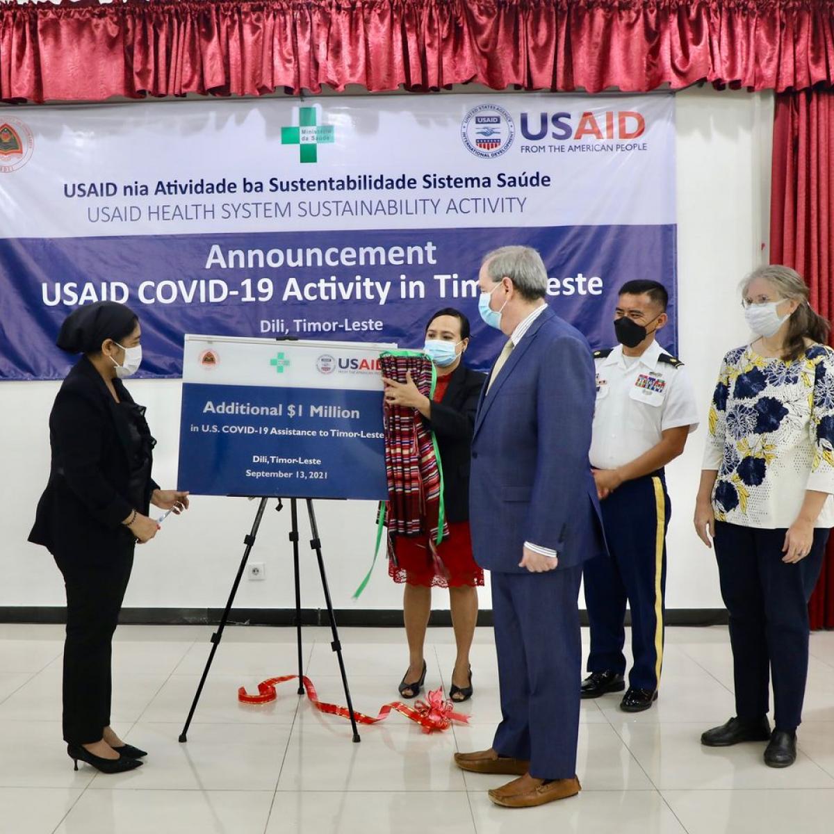 Timor-Leste's Minister of Health, Dr. Odete Belo, left, and U.S. Embassy Dili’s Chargé d’affaires Tom Daley officially announce an additional $1 million in U.S assistance to Timor-Leste through USAID.