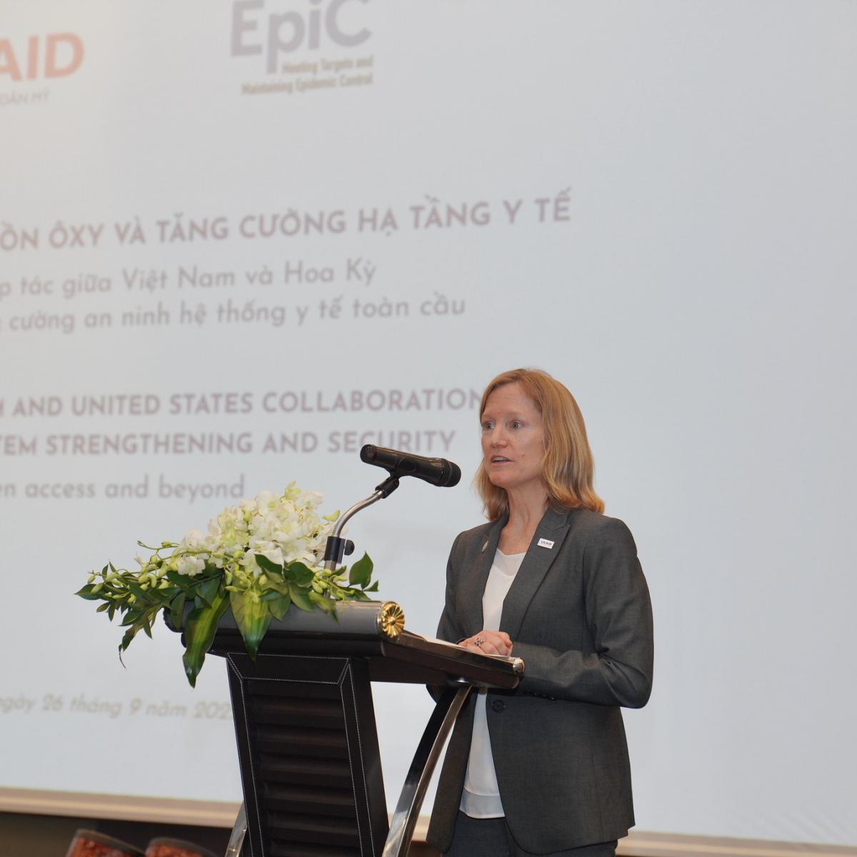 USAID/Vietnam Mission Director Aler Grubbs speaks at the event.