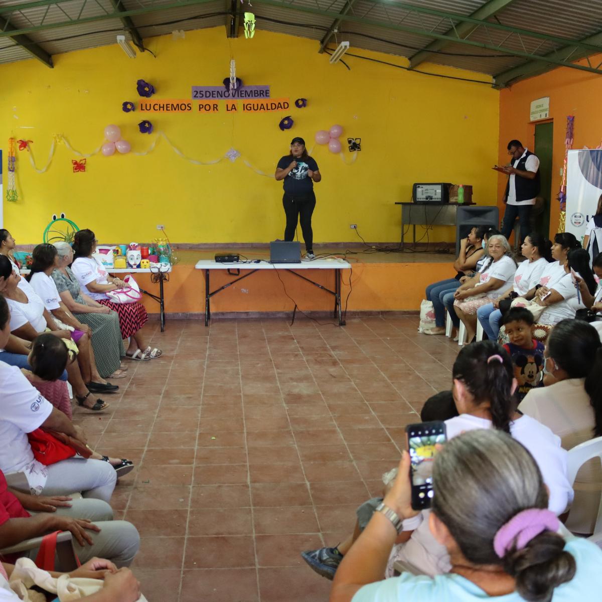 Women's meeting in El Salvador