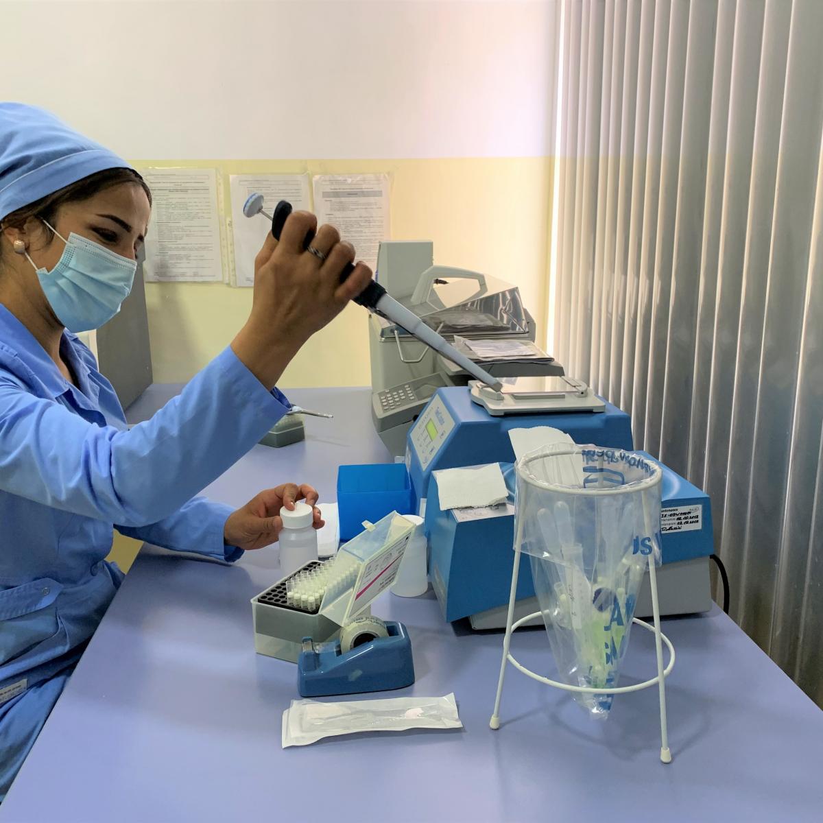 USAID создаёт возможность определения геномного секвенирования вируса COVID-19 в Таджикистане