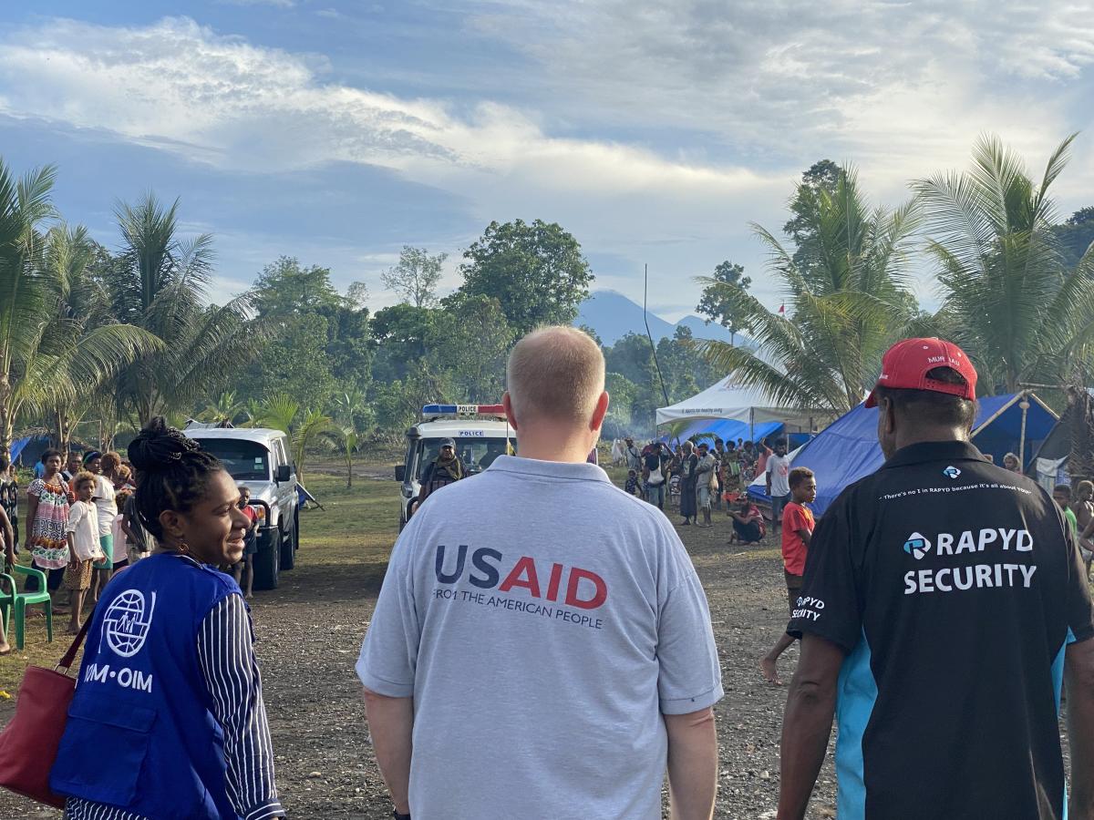 USAID and IOM deployed disaster response experts to assess the needs of evacuees from the Mount Ulawun eruptions.