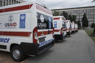 Sjedinjene Američke Države donirale 6 novih ambulantnih vozila za zdravstvene ustanove u Srbiji 