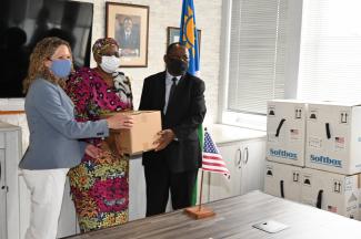 Handing over 124,000 doses of the Pfizer BioNTech COVID-19 vaccine donated by the United States government (from left): U.S. Embassy Chargé d’Affaires, Jess Long, Deputy Prime Minister and Minister of International Relations and Cooperation, Hon. Netumbo Nandi-Ndaitwah, and the Minister of Health and Social Services, Hon. Dr. Kalumbi Shangula.