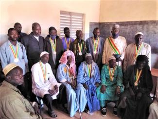 Information day in Kalaké: the mayor with village chiefs and the local social development and solidarity economy department chief