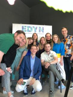 Members of the USAID-supported European Democratic Youth Network set up a hub for youth activists to coordinate humanitarian assistance to those in need, carry out activities to strengthen the community, and plan projects for Ukraine’s recovery from the war. 