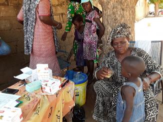 Campagne de prévention du paludisme saisonnier soutenue par PMI pour les enfants de Pelengana, région de Ségou