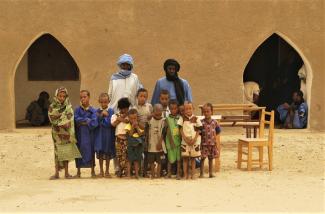 Enseignants et élèves d'une école du nord du Mali
