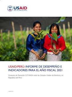 Portada del informa de resultados 2021 - dos mujeres indigenas sosteniendo plantones y sonriendo