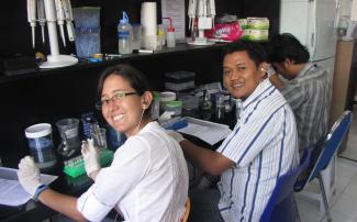U.S. and Indonesian students working together in the IBRC genetics lab