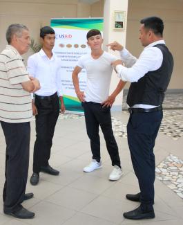 Организации всех секторов экономики Туркменистана делают свою работу более эффективной при задействовании сурдопереводчиков для общения с гражданами с нарушениями слуха.