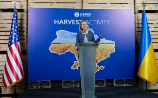 While visiting a USAID-supported potato farm, the Deputy Administrator launched Harvest, a new program that will invest nearly $60 million to expand Ukraine’s agricultural sector through assistance to micro-, small-, and medium-sized grain and oilseed producers.