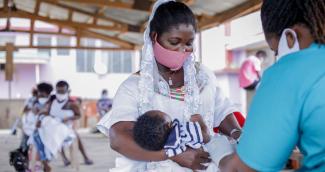 NEW MOTHERS IN GHANA BENEFIT FROM POSTNATAL CARE VISITS IN THE WAKE OF THE COVID-19 PANDEMIC.